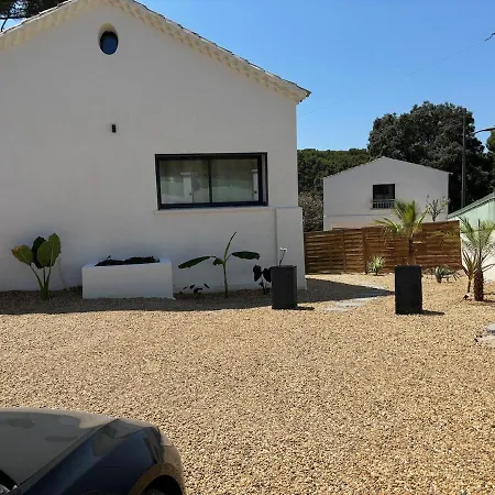 Casa de Férias En Duplex - Climatisée - Jardin - Parking - Proche De La à Sanary-sur-Mer
